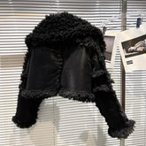 Die Gothica Oversize-Winterjacke aus Kunstpelz